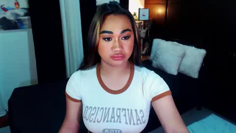 Snapshot of xxxgiganticoliviacummerxxx chatting on December 6, 8:51 pm OLIVIA online show from December 6, 8:51 pm