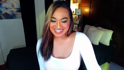 Snapshot of xxxgiganticoliviacummerxxx chatting on December 8, 2:28 am OLIVIA online show from December 8, 2:28 am