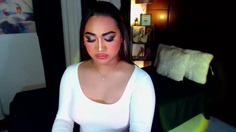 Snapshot of xxxgiganticoliviacummerxxx chatting on December 11, 2:44 pm OLIVIA online show from December 11, 2:44 pm