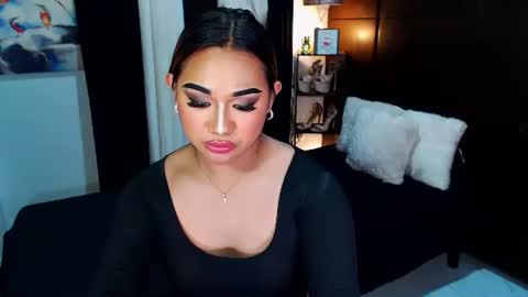 Snapshot of xxxgiganticoliviacummerxxx chatting on December 12, 9:37 pm OLIVIA online show from December 12, 9:37 pm