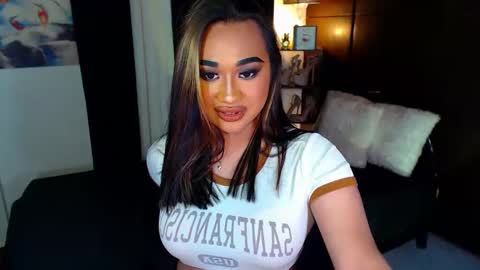 Snapshot of xxxgiganticoliviacummerxxx chatting on December 13, 6:38 pm OLIVIA online show from December 13, 6:38 pm