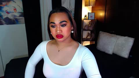 Snapshot of xxxgiganticoliviacummerxxx chatting on December 16, 3:54 pm OLIVIA online show from December 16, 3:54 pm