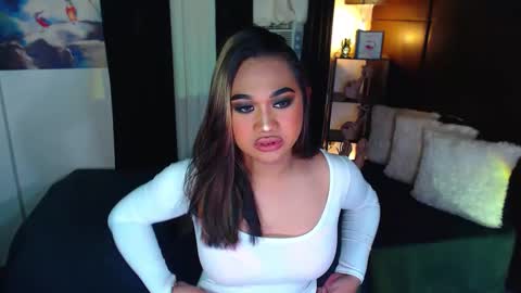 Snapshot of xxxgiganticoliviacummerxxx chatting on December 19, 3:30 pm OLIVIA online show from December 19, 3:30 pm