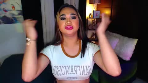 Snapshot of xxxgiganticoliviacummerxxx chatting on December 21, 7:27 pm OLIVIA online show from December 21, 7:27 pm