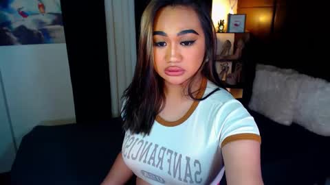 Snapshot of xxxgiganticoliviacummerxxx chatting on December 22, 11:09 pm OLIVIA online show from December 22, 11:09 pm