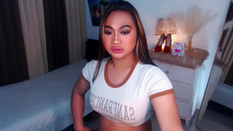 Snapshot of xxxgiganticoliviacummerxxx chatting on December 23, 5:43 pm OLIVIA online show from December 23, 5:43 pm