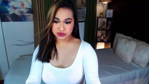 Snapshot of xxxgiganticoliviacummerxxx chatting on January 9, 2:40 pm OLIVIA online show from January 9, 2:40 pm