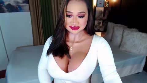 Snapshot of xxxgiganticoliviacummerxxx chatting on February 11, 3:18 pm OLIVIA online show from February 11, 3:18 pm