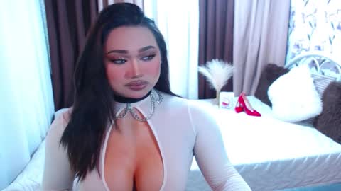 OLIVIA online show from March 8, 4:55 pm