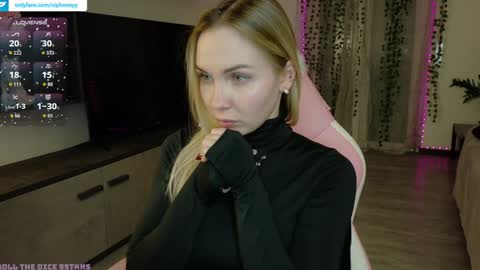 Snapshot of xxxhoneyxx chatting on November 7, 11:49 pm Onlyfanz online show from November 7, 11:49 pm