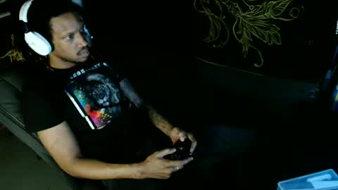 xxxjrstrokesxxx online show from February 26, 8:00 pm