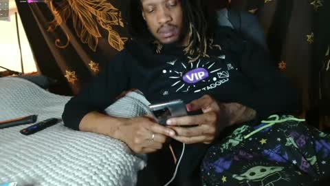 xxxjrstrokesxxx online show from February 28, 1:15 am