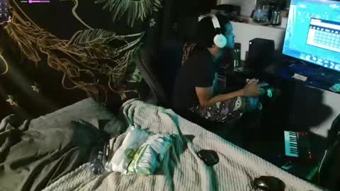 xxxjrstrokesxxx online show from March 1, 7:48 pm