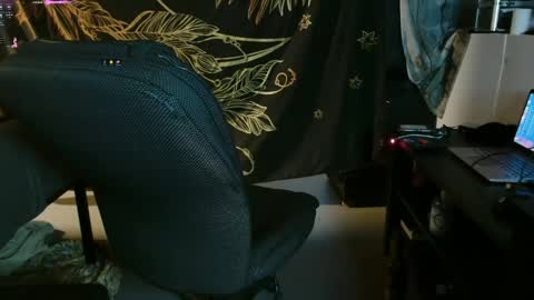 xxxjrstrokesxxx online show from March 2, 7:23 pm