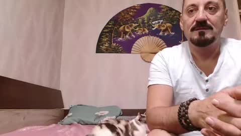 isa and gonzo online show from September 20, 4:02 am