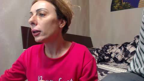 isa and gonzo online show from February 5, 6:51 am