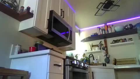 Lola online show from September 30, 7:41 pm