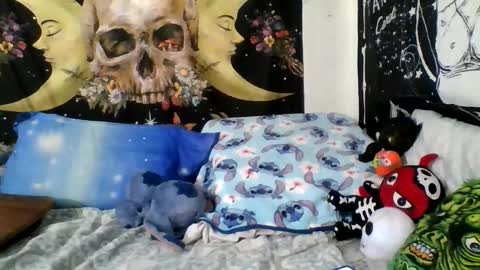 Snapshot of xxxmistymoansxxx chatting on November 12, 9:32 am Misti online show from November 12, 9:32 am