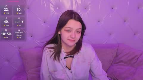 foxy online show from April 22, 7:04 pm