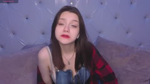 Snapshot of xxxnaughtyfoxxx chatting on June 5, 5:29 pm foxy online show from June 5, 5:29 pm