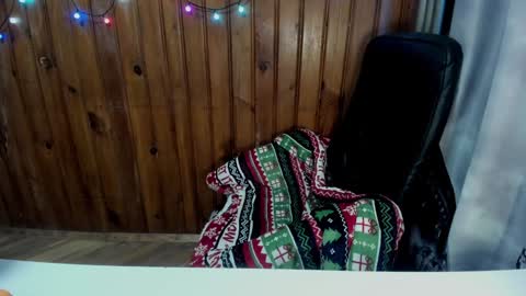 Snapshot of xxxnewlywedsxxx chatting on February 7, 3:19 pm Lana online show from February 7, 3:19 pm