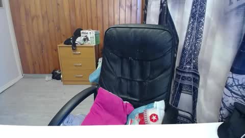 Snapshot of xxxnewlywedsxxx chatting on March 9, 2:10 pm Lana online show from March 9, 2:10 pm