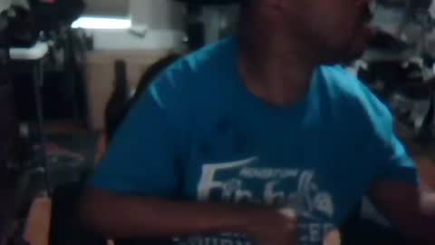 xxxonwheelz online show from April 22, 10:00 pm