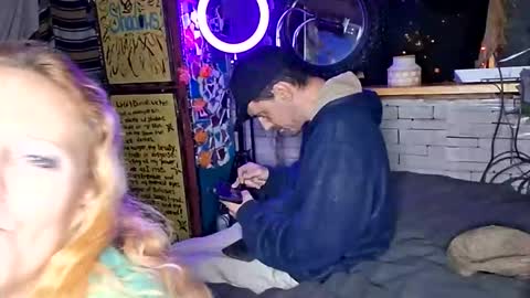 Snapshot of xxxqueenmandydickenz chatting on November 26, 9:54 am XXXQueenMandyDickenz online show from November 26, 9:54 am