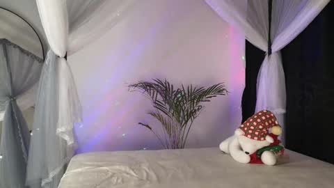 July and Fer online show from December 15, 8:51 am