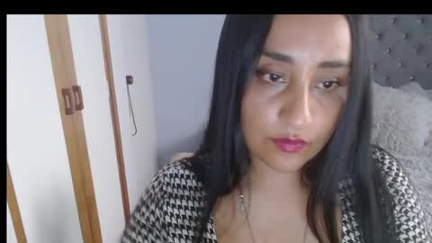 Snapshot of xxxvenus888 chatting on February 17, 7:31 pm Lunhaa   online show from February 17, 7:31 pm