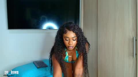 Snapshot of xyoma_browm1 chatting on June 5, 6:52 am Jessi online show from June 5, 6:52 am
