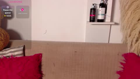 Snapshot of xyomarawild chatting on September 21, 6:26 am xyomarawild online show from September 21, 6:26 am