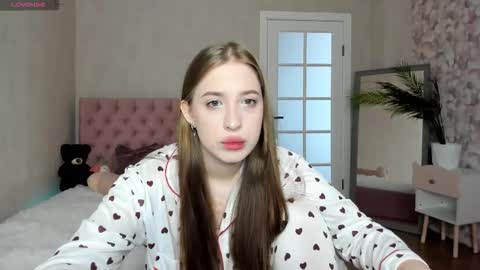 Lina online show from September 19, 8:05 am