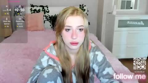 Lina online show from October 4, 8:56 am