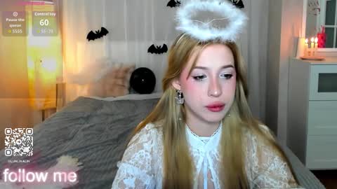 Lina online show from October 30, 9:33 am