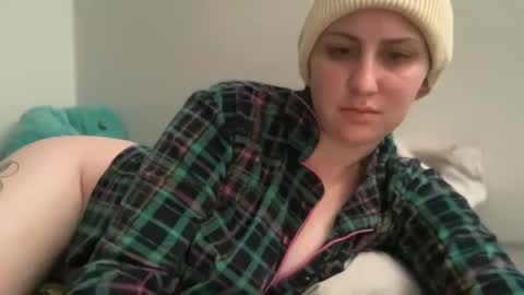 Snapshot of y0uvebeenjinxed chatting on September 18, 6:04 am Jinx online show from September 18, 6:04 am