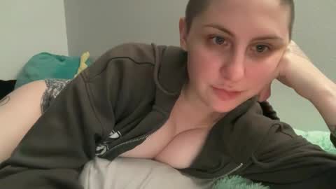 Snapshot of y0uvebeenjinxed chatting on October 3, 6:21 am Jinx online show from October 3, 6:21 am