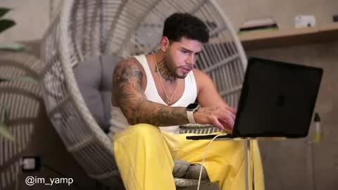 Snapshot of yamp_bigcock chatting on May 2, 3:00 am yamp sambrano online show from May 2, 3:00 am