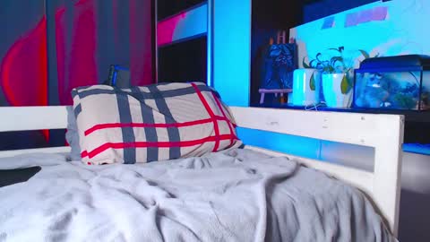 Snapshot of yan_rizen chatting on December 19, 6:45 am Yan online show from December 19, 6:45 am