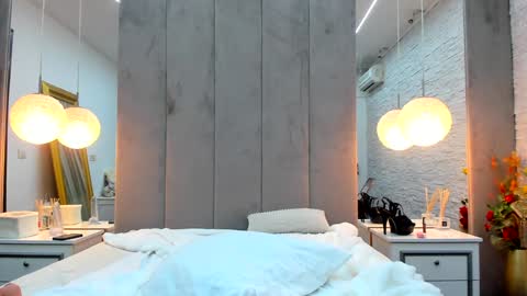 Snapshot of yana_miana chatting on January 1, 6:59 pm Yana  online show from January 1, 6:59 pm