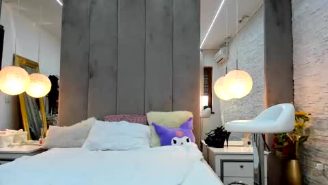 Snapshot of yana_miana chatting on March 4, 7:08 am Yana  online show from March 4, 7:08 am