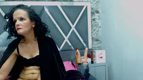 yanetrose online show from October 3, 4:09 am