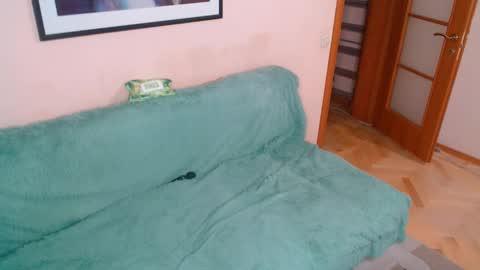 yang_1004 online show from April 3, 9:18 am