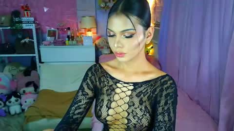 YANG AUDREY LONE online show from April 23, 2:57 am