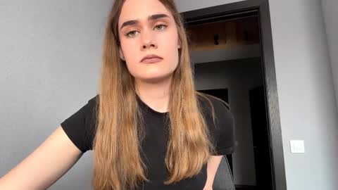 Snapshot of yangkohrs chatting on April 4, 12:02 pm Kate online show from April 4, 12:02 pm