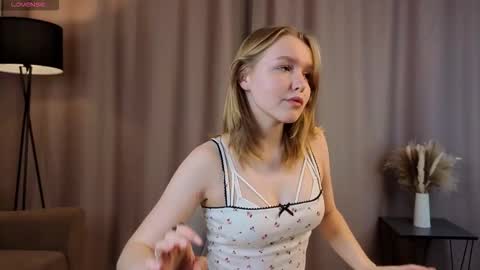 Kate online show from October 19, 3:01 pm