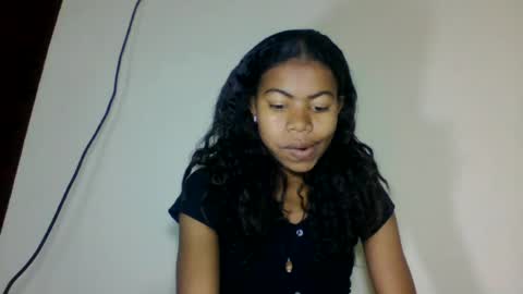 Snapshot of yannick_01 chatting on June 16, 10:51 am yannick_01 online show from June 16, 10:51 am