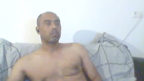 Snapshot of yanoblack369 chatting on June 18, 5:06 pm yanoblack369 online show from June 18, 5:06 pm