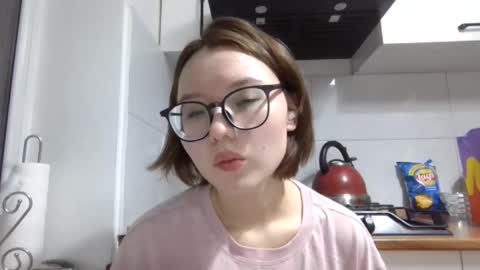 Lily online show from October 8, 3:31 pm