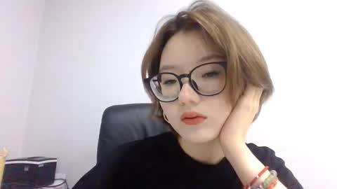 Lily online show from October 20, 7:53 am